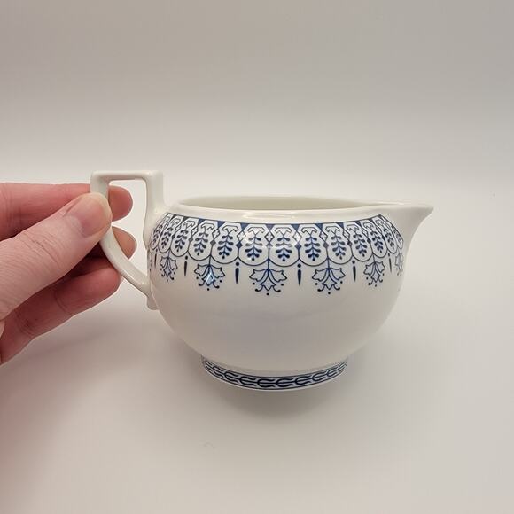 Wedgwood Blue Tonquin Earthenware Creamer – Blue & White Floral Made in England - Picture 5 of 10